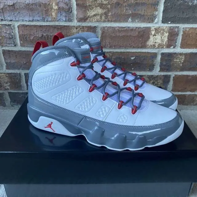 2022 Nike Air Jordan 9 IX Retro Fire Red 10.5/11 White Cool