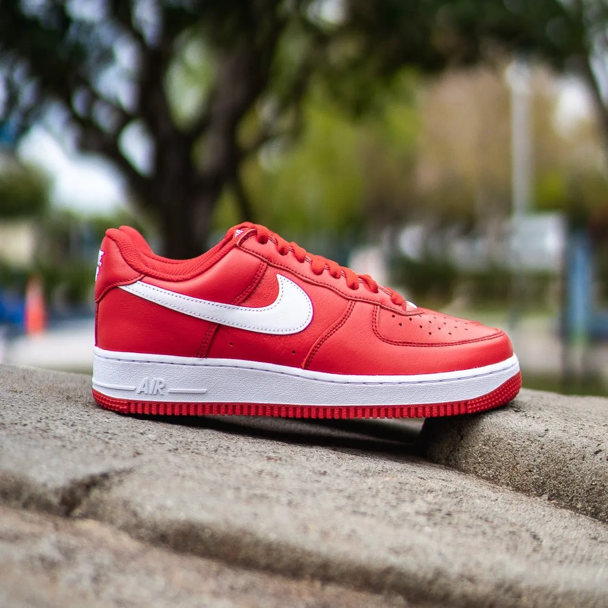 Mens Nike Air Force 1 Low Retro QS (University Red)