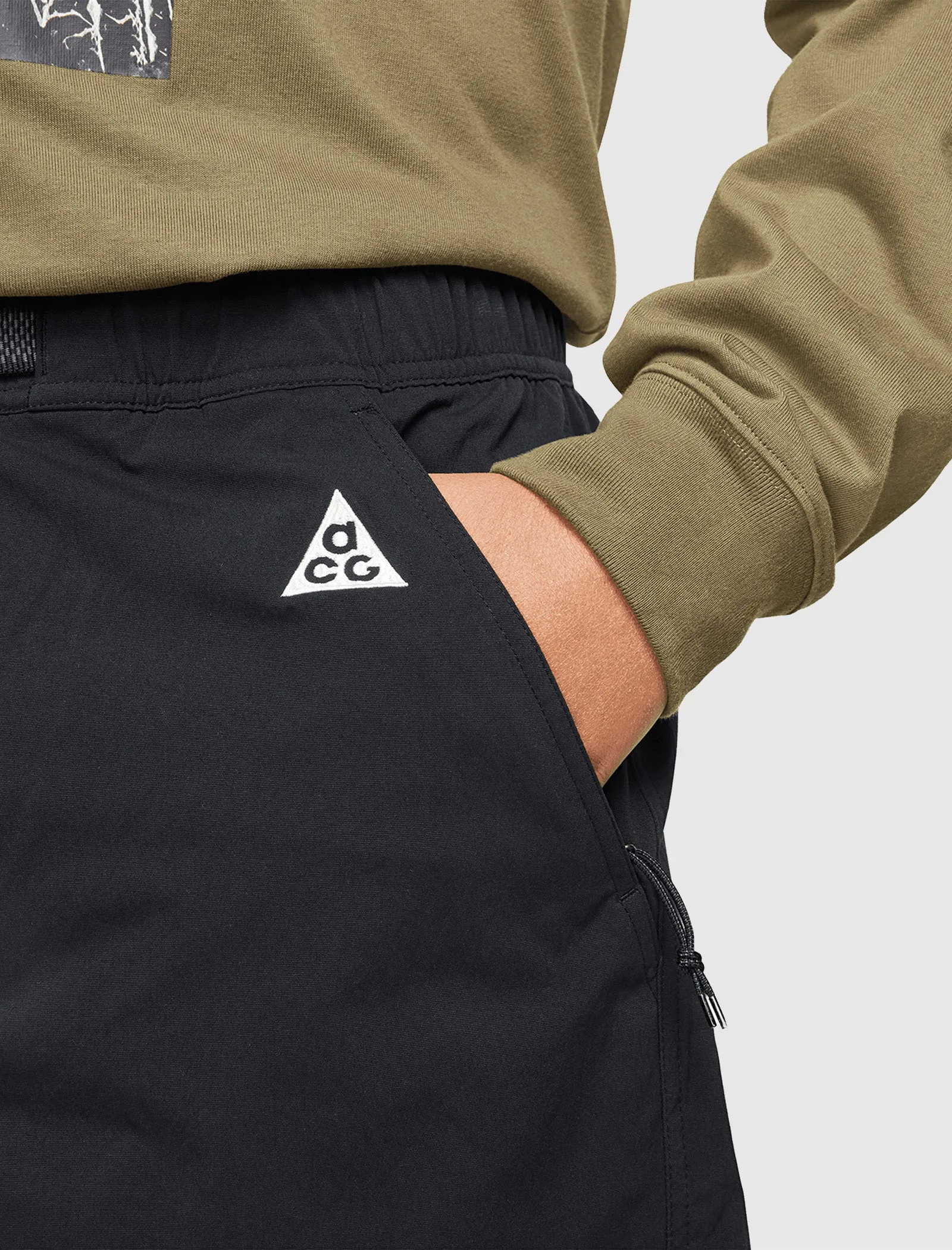 NIKE ACG SHORTS   BLACK