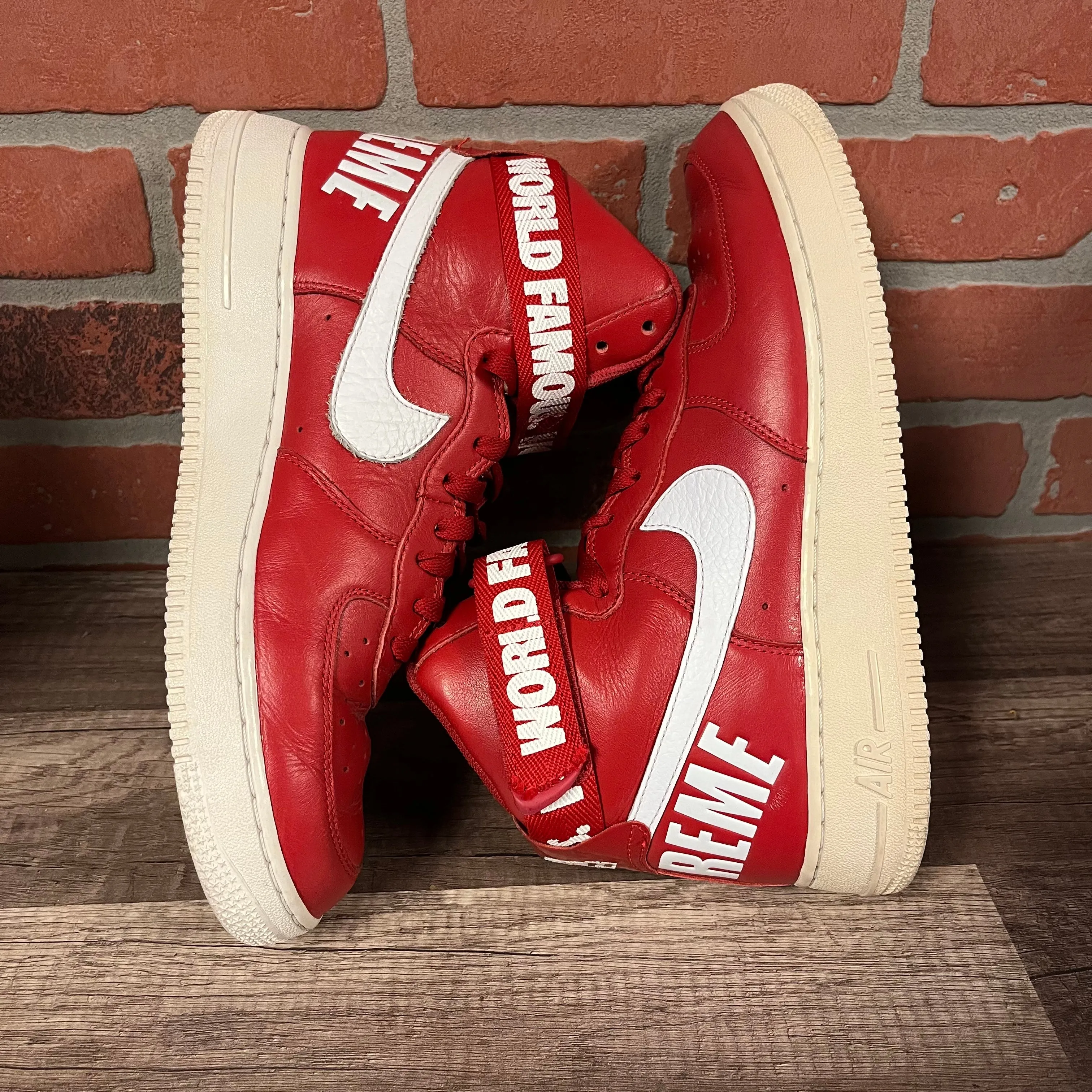 Nike Air Force 1 High Supreme Red