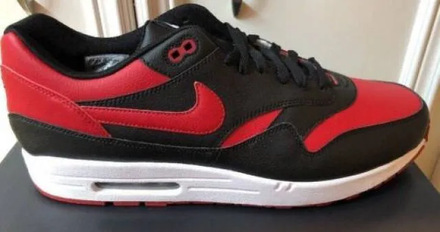 Nike Air Max 1 NikeID Retro Bred Banned Jordan Varsity R...