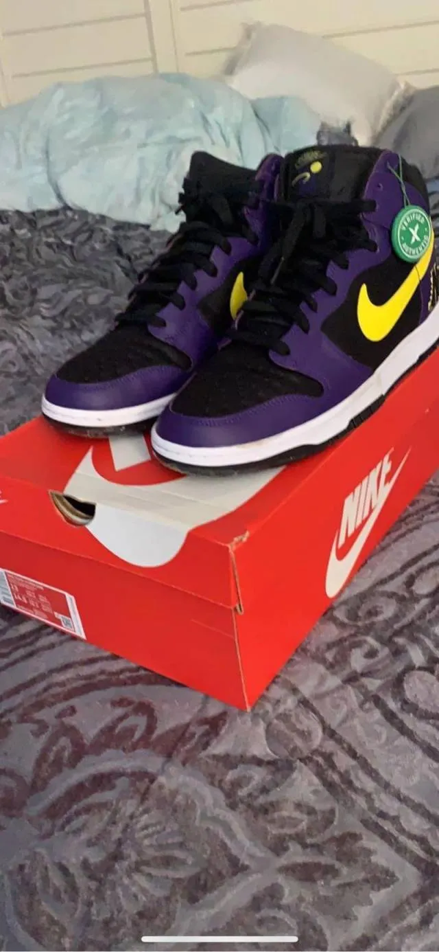 Nike dunk high lakers