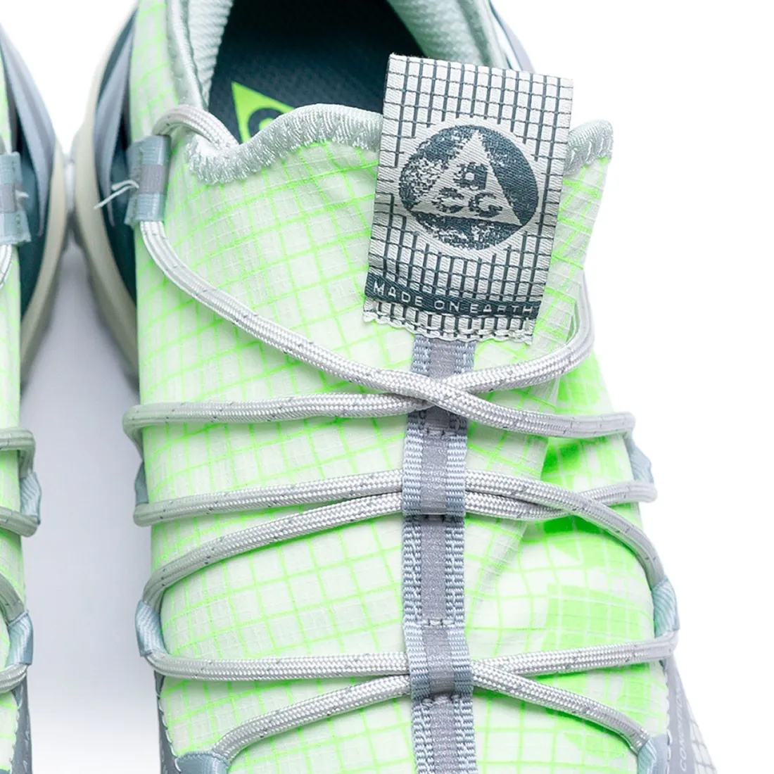 Nike Men Acg Mountain Fly Low (sea glass / lime blast)