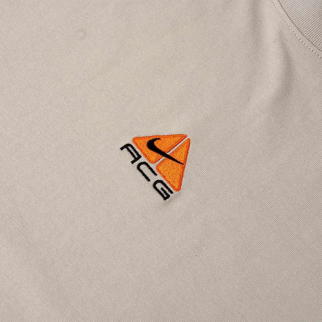 Nike Men Acg Tee (lt iron ore)